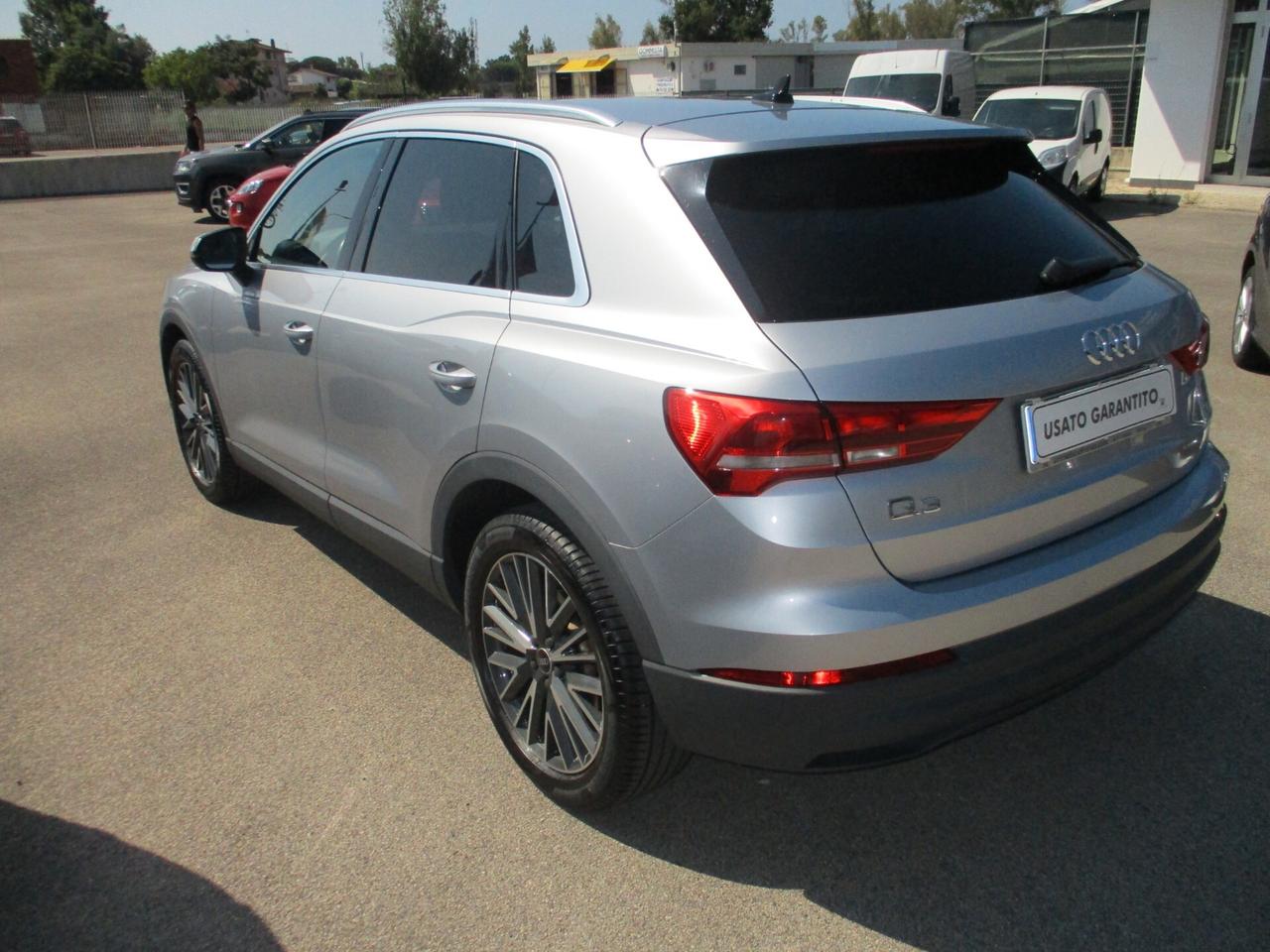 Audi Q3 35 TDI S tronic Business