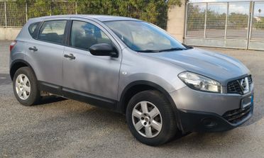 Nissan Qashqai 1.5 dCi con gancio traino