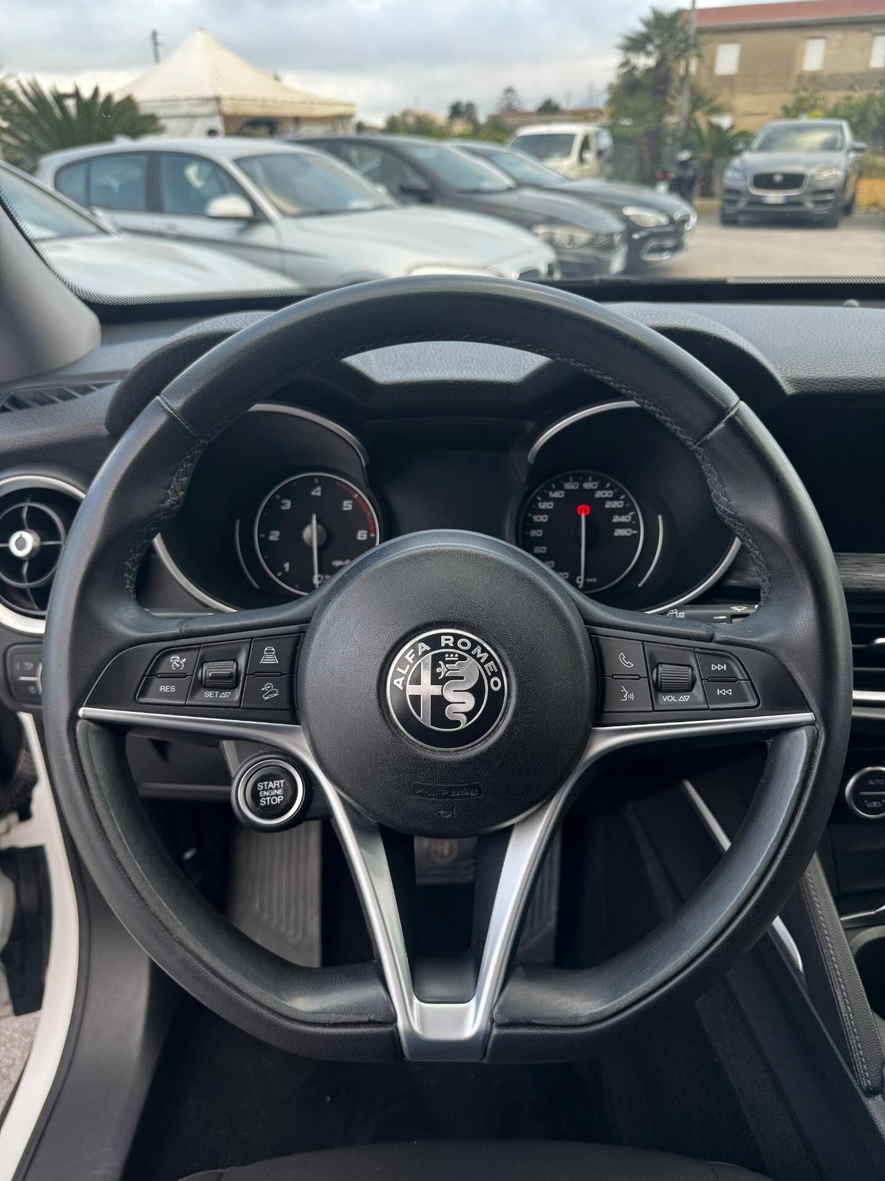 Stelvio 2.2 Turbodiesel 180 CV AT8 RWD Business