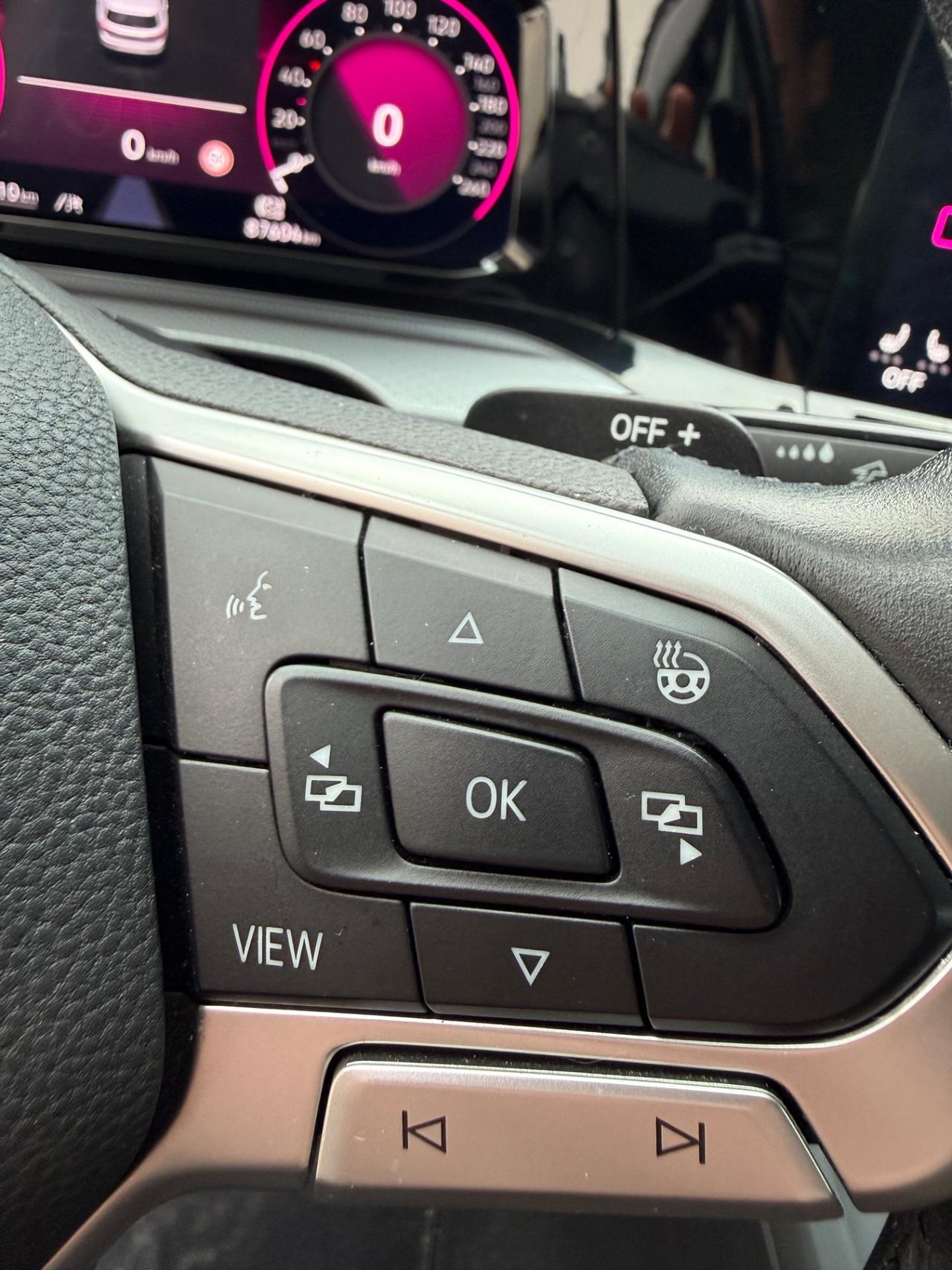 Volkswagen Golf 8 2.0 TDI DSG SCR CON GANCIO TRAINO