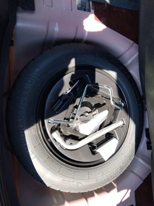 Lancia Ypsilon NUOVA My23 1.0 Firefly 70 CvStart&Stop Hybrid Gold