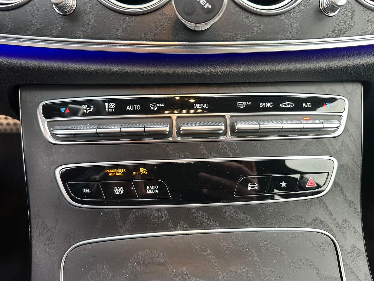 Mercedes-Benz E 220 AMG Line Advanced E 220 #7987