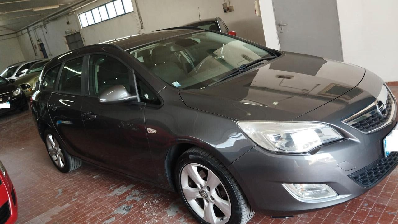 Opel Astra 1.7 CDTI 110CV Sports Tourer Cosmo