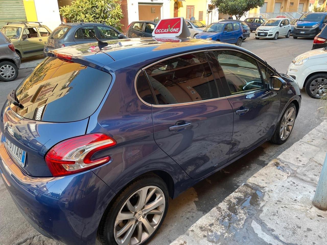 Peugeot 208 1.6 e-HDi 115 CV Stop&Start 5 porte Allure