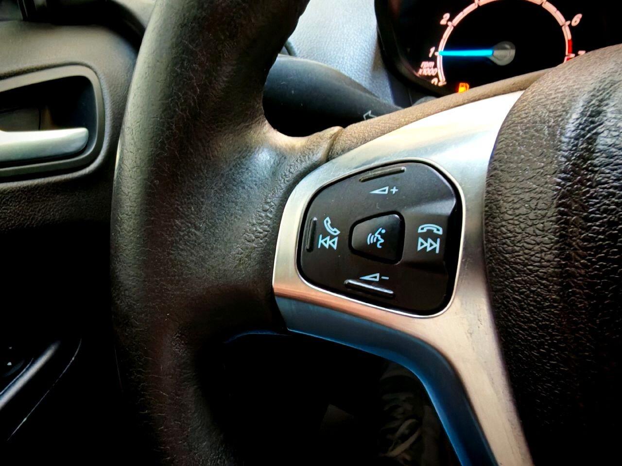 Ford Tourneo Courier 1.0 EcoBoost 100 CV Titanium