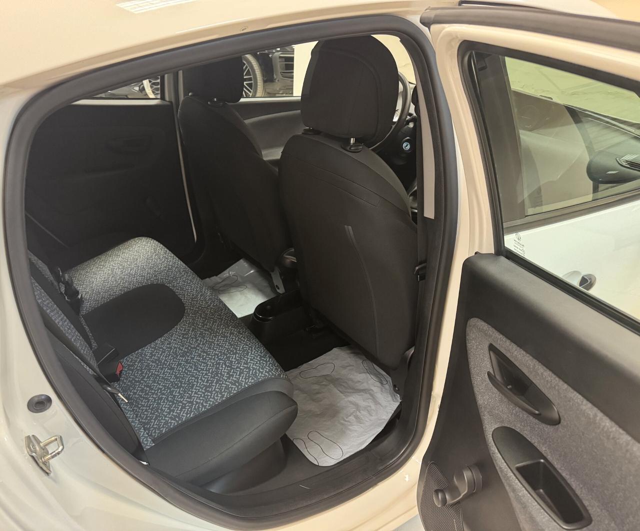 Lancia Ypsilon 1.0 FireFly 5 porte S&S Hybrid Ecochic Silver