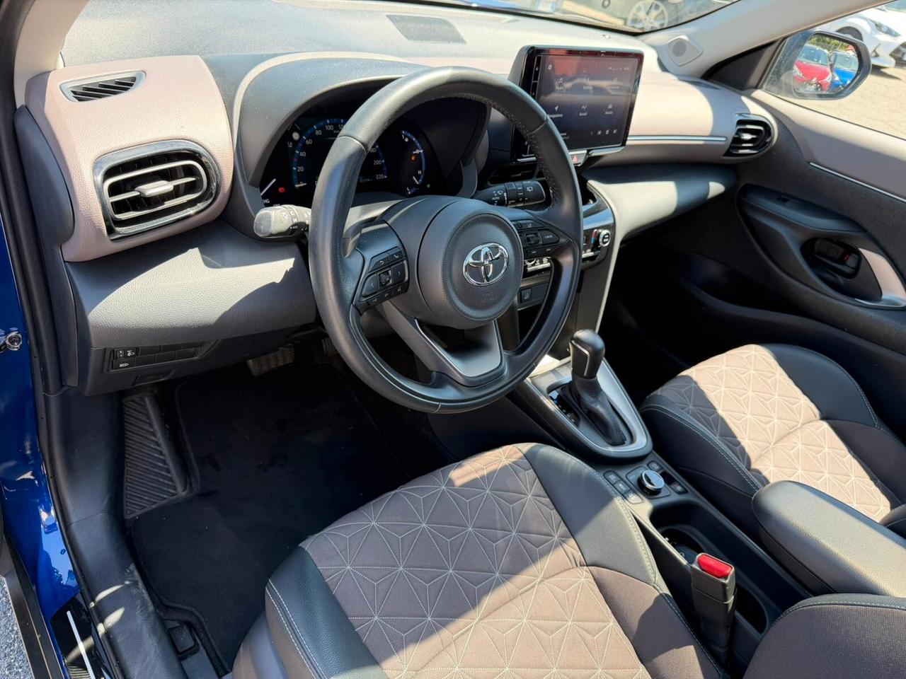 Toyota Yaris Cross 1.5 Hybrid 5p. E-CVT AWD-i Lounge