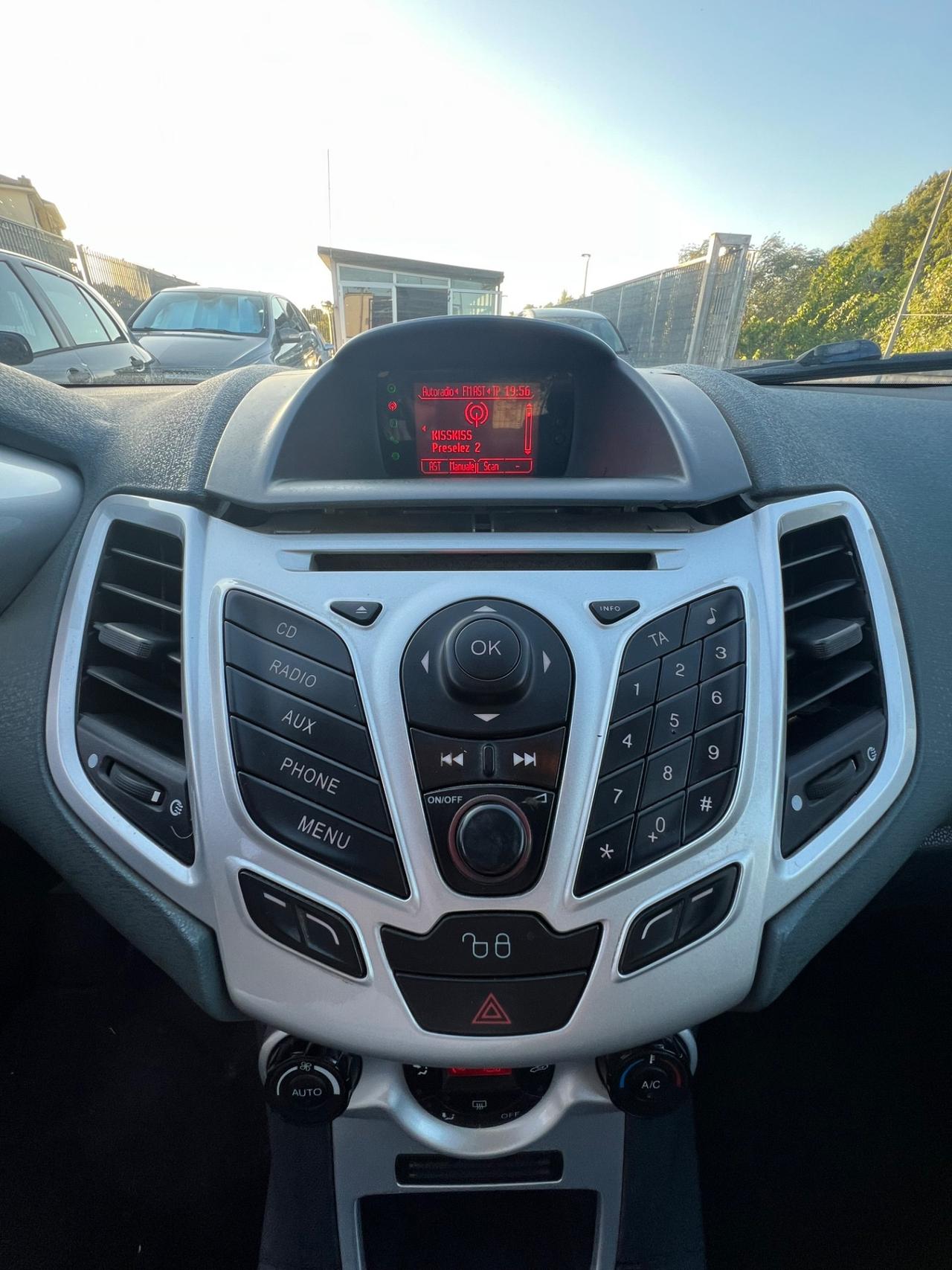 Ford Fiesta 1.4 5 porte Bz.- GPL Titanium