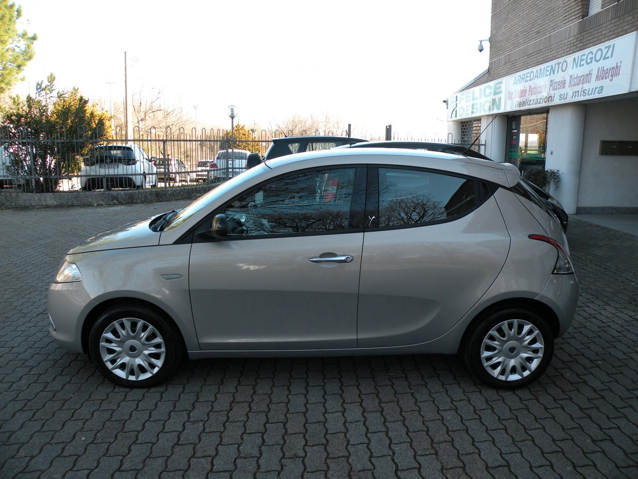 LANCIA YPSILON 1.3 MJT 95 CV GOLD 2011