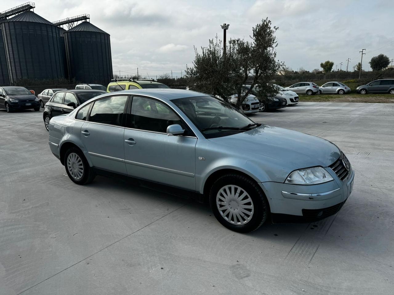 volkswagen passat 1.9 TDI/130 CV cat Trendline