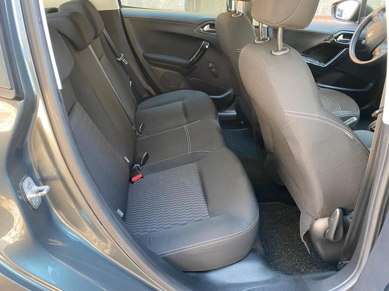 Peugeot 208 1.2benz 82cv full opt 2017