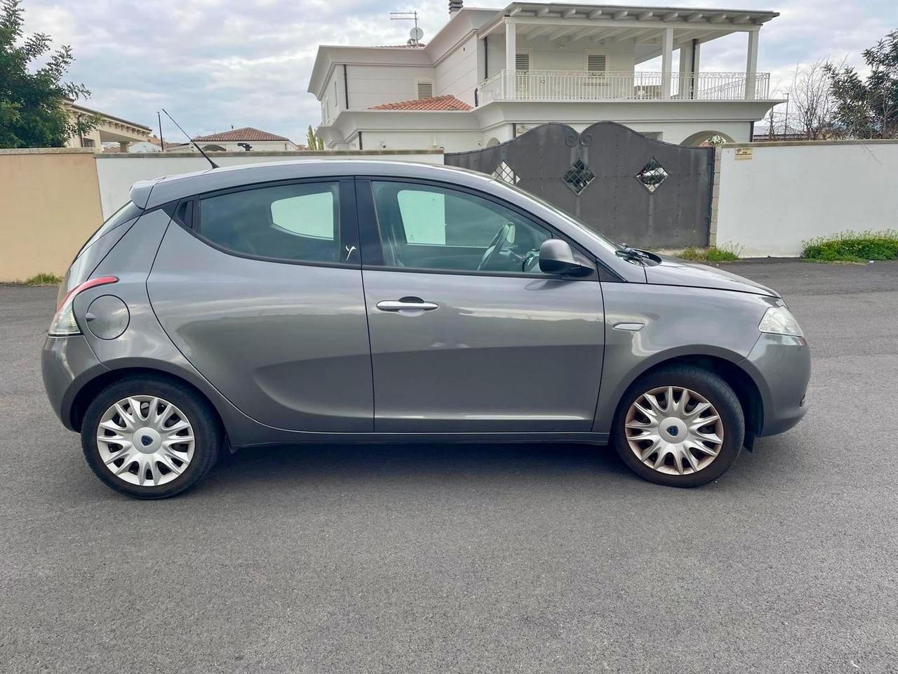 Lancia Ypsilon 1.2 Silver