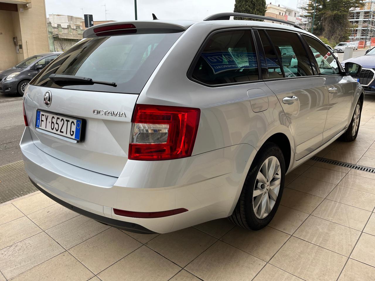 Skoda Octavia 1.6 TDI 115 CV DSG Wagon Executive