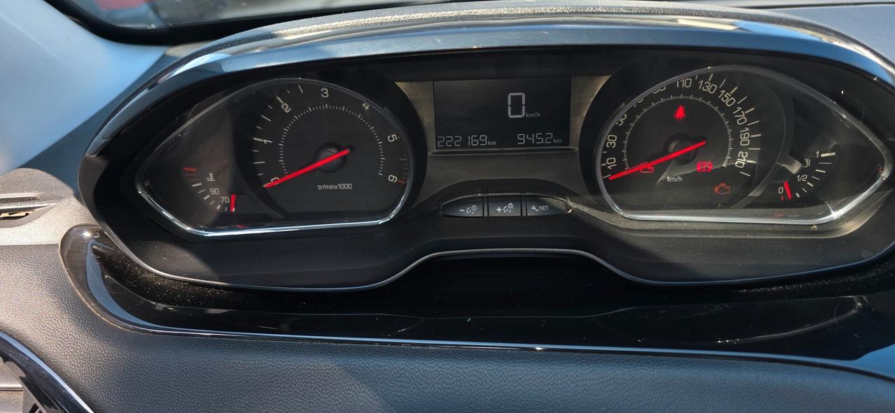 Peugeot 208 1.4 HDi 68 CV 5 porte Access