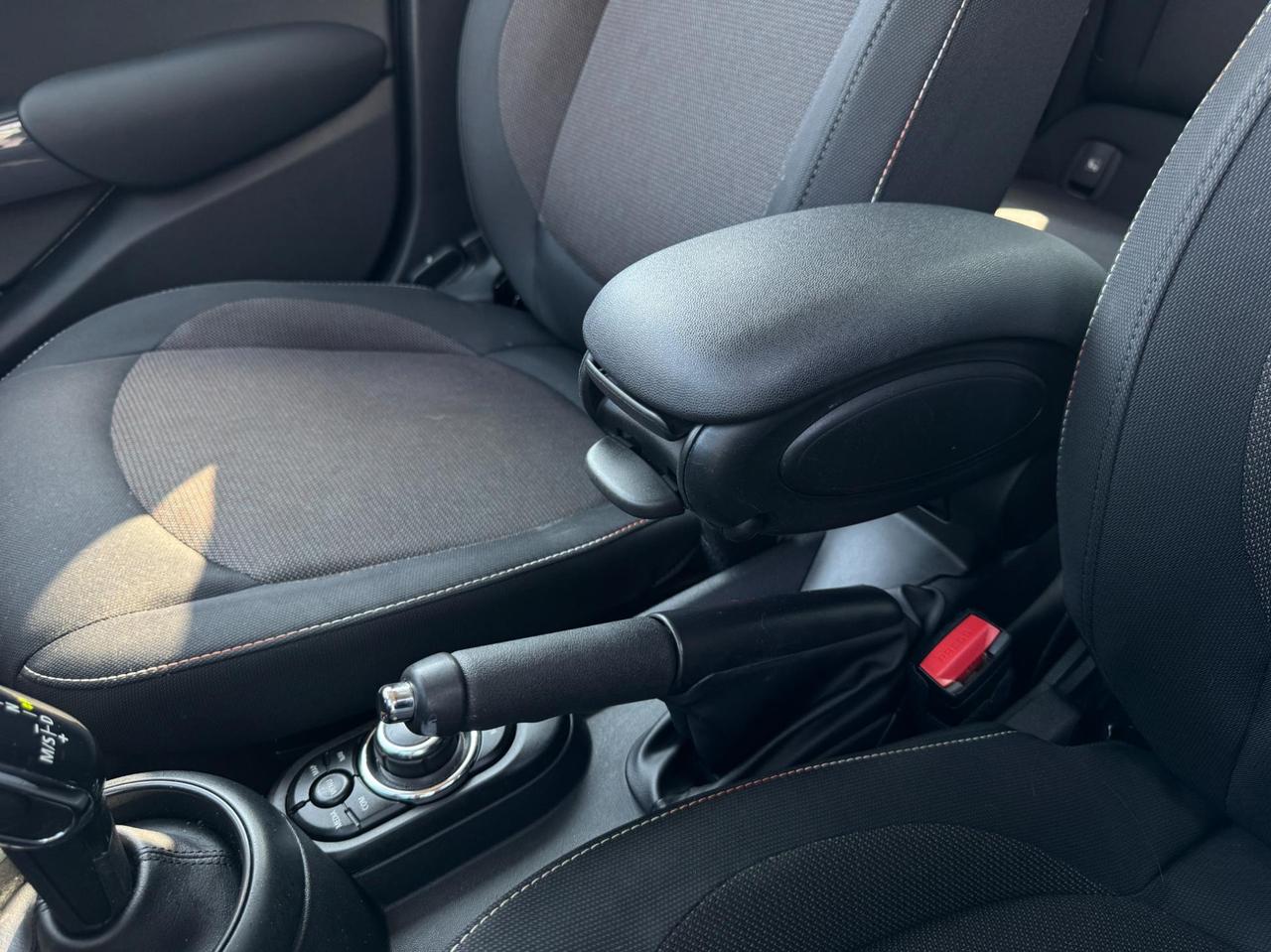 Mini 5 Porte One Essential 1.5 Twin Power Turbo 102cv Steptronic