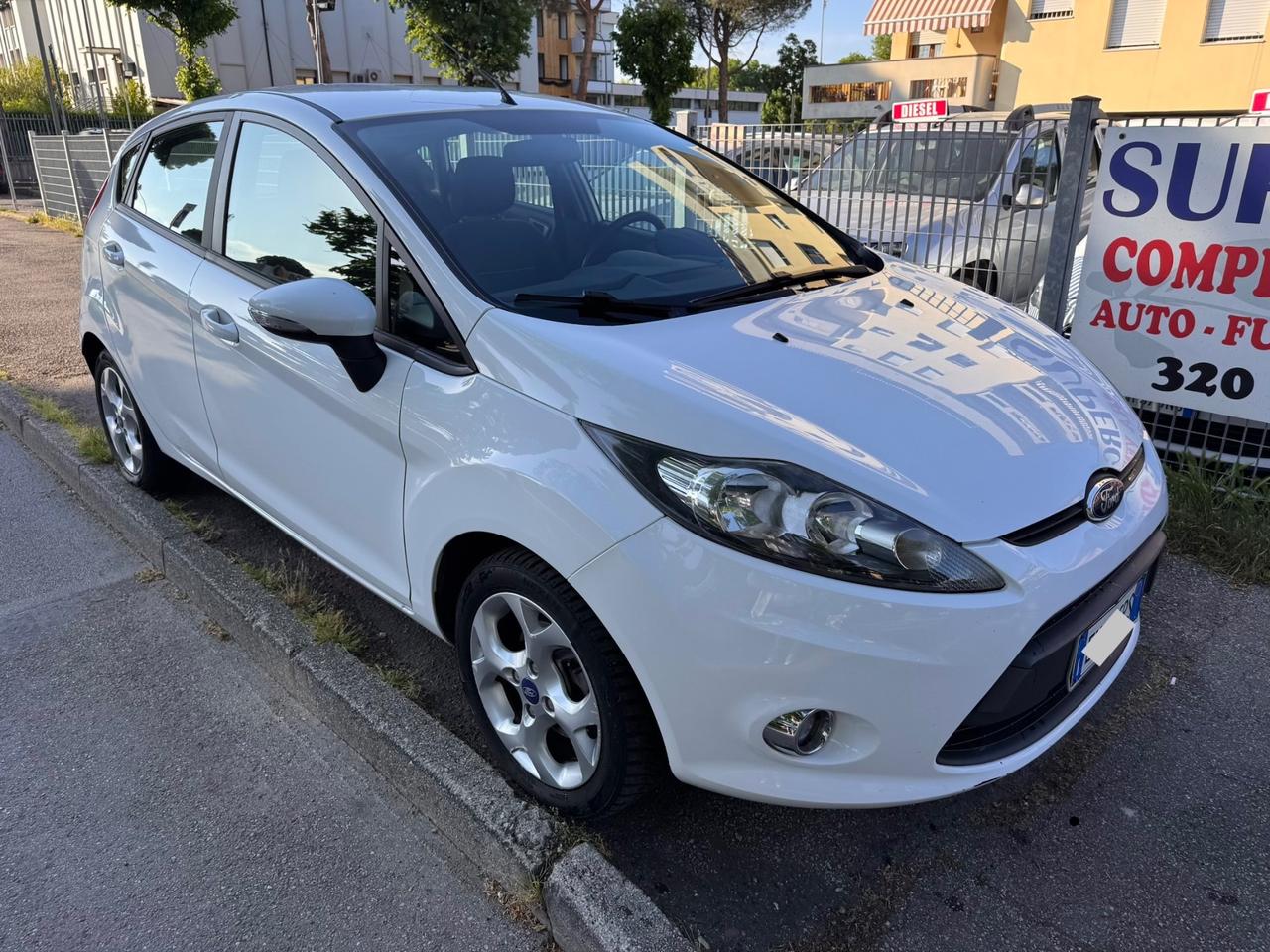 Ford Fiesta 1.2 60CV 5p. Neopaten garanzia 12 mesi