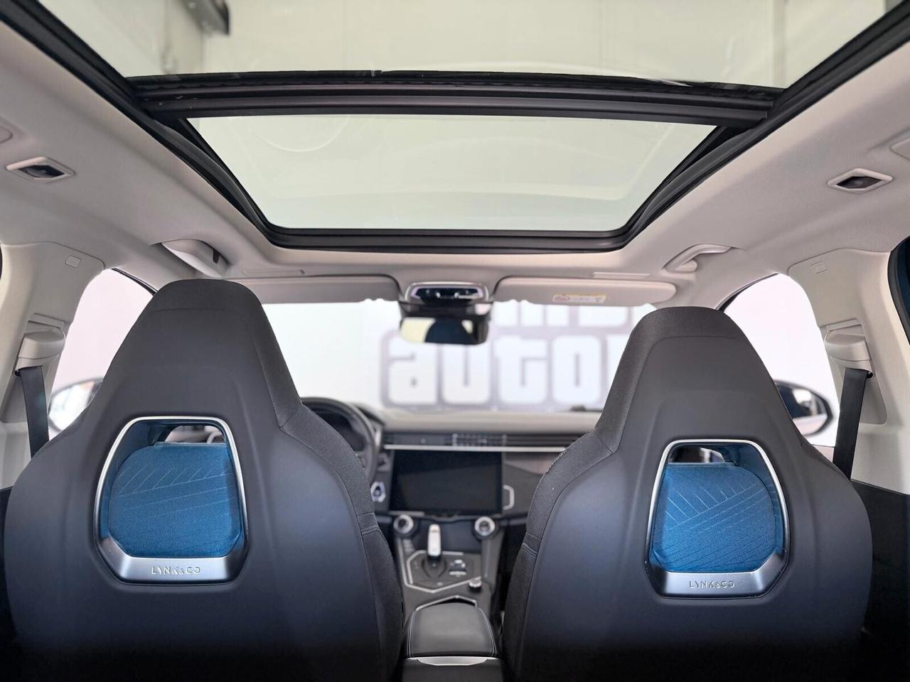 Lynk&co 01 PHEV More