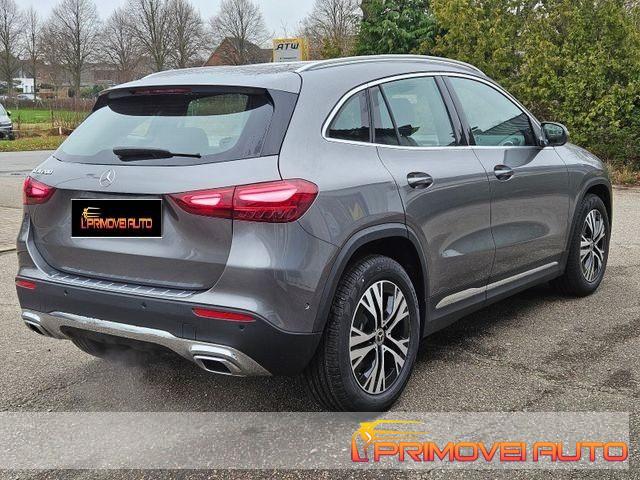 MERCEDES-BENZ GLA 200 Automatic Progressive