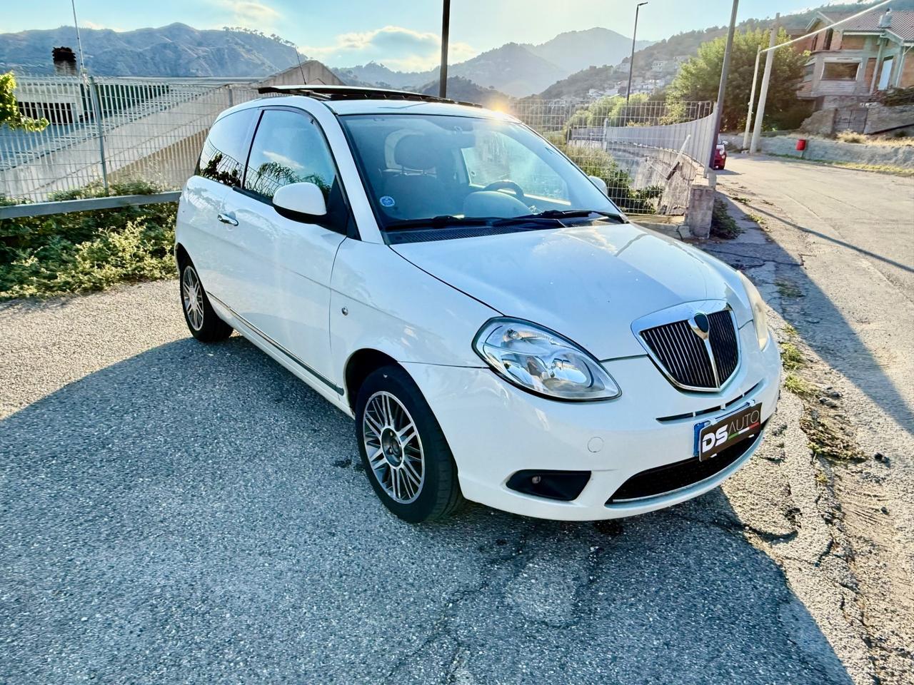 LANCIA YPSILON 1.3 MJT 75 CV PLATINUM