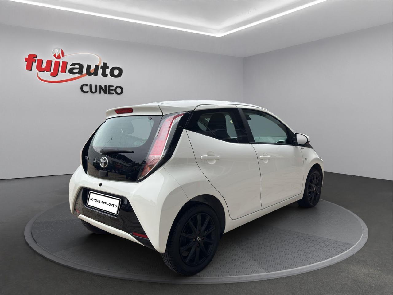 Toyota Aygo 5p 1.0 x-play tss