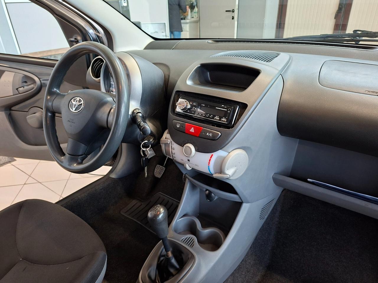 Toyota Aygo 1.0 12V VVT-i 3 porte Sol CON CLIMA