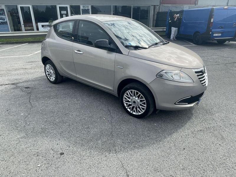 Lancia Ypsilon Ypsilon 0.9 Twinair 85 CV 5 porte Metano Ecochic Silver