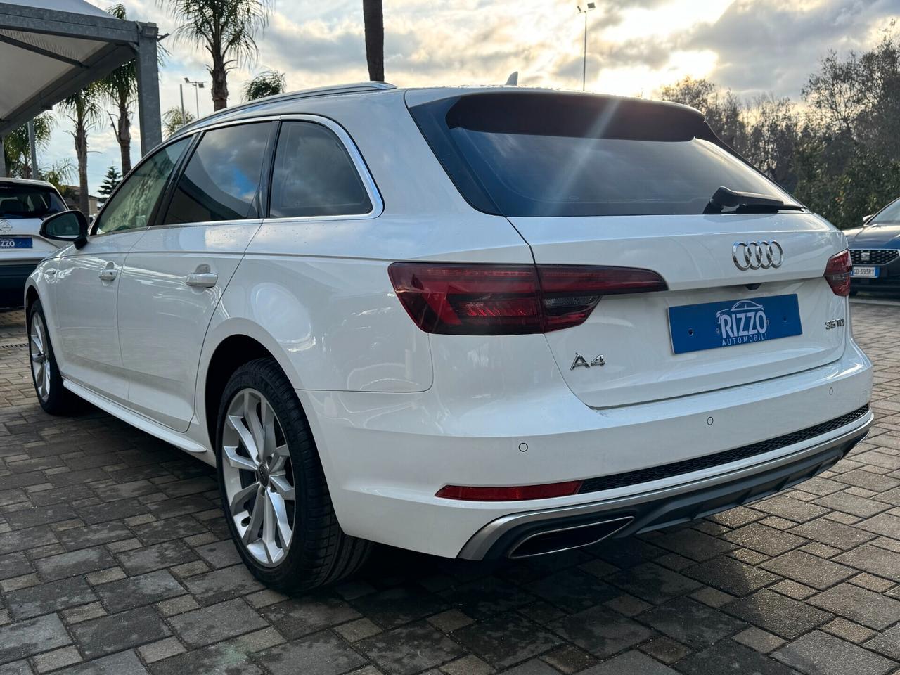 Audi A4 AVANT 35 TDI S-LINE TETTO COCKPIT NAVI FULLED