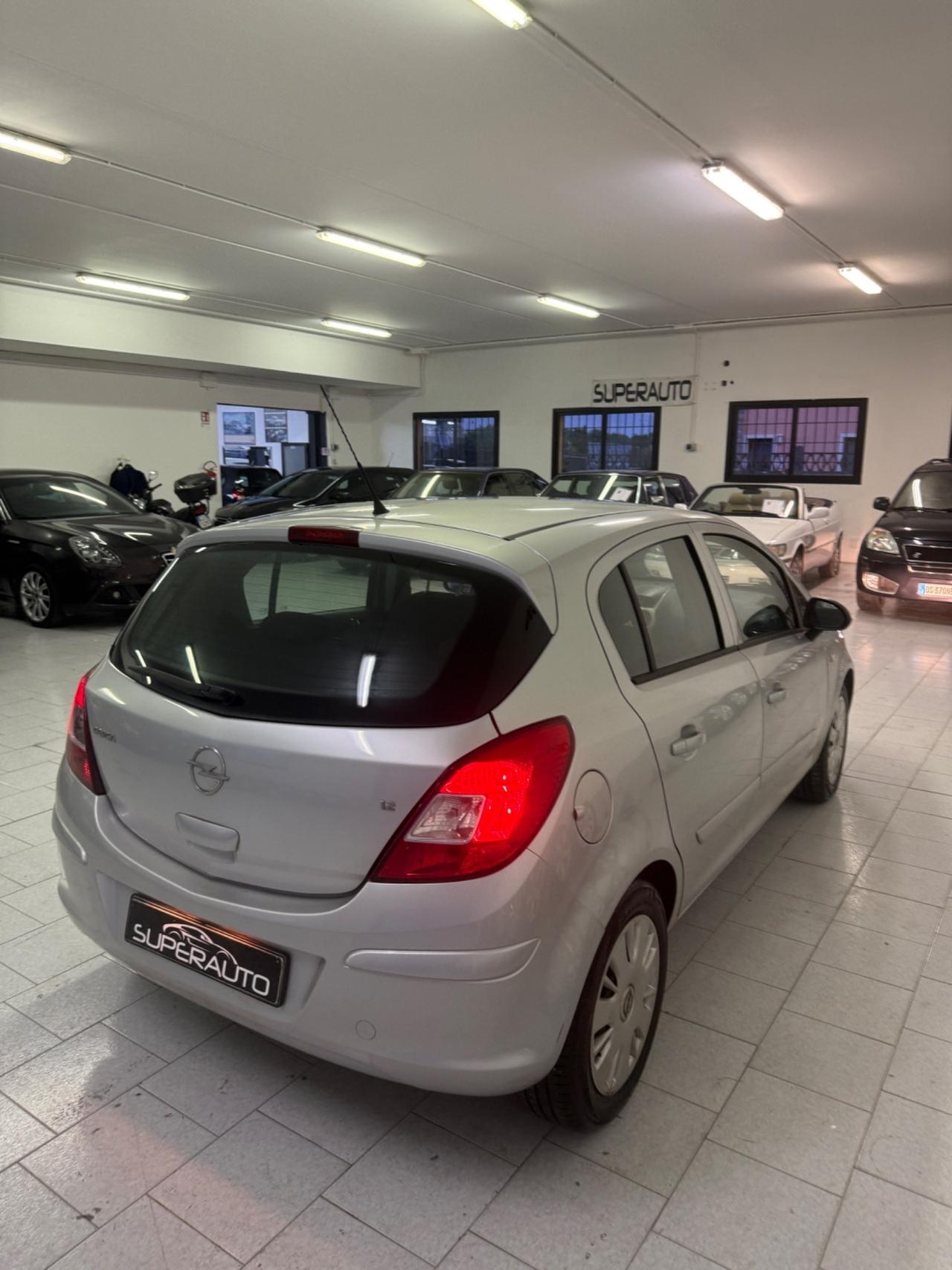 Opel Corsa 1.2 5 porte Cosmo