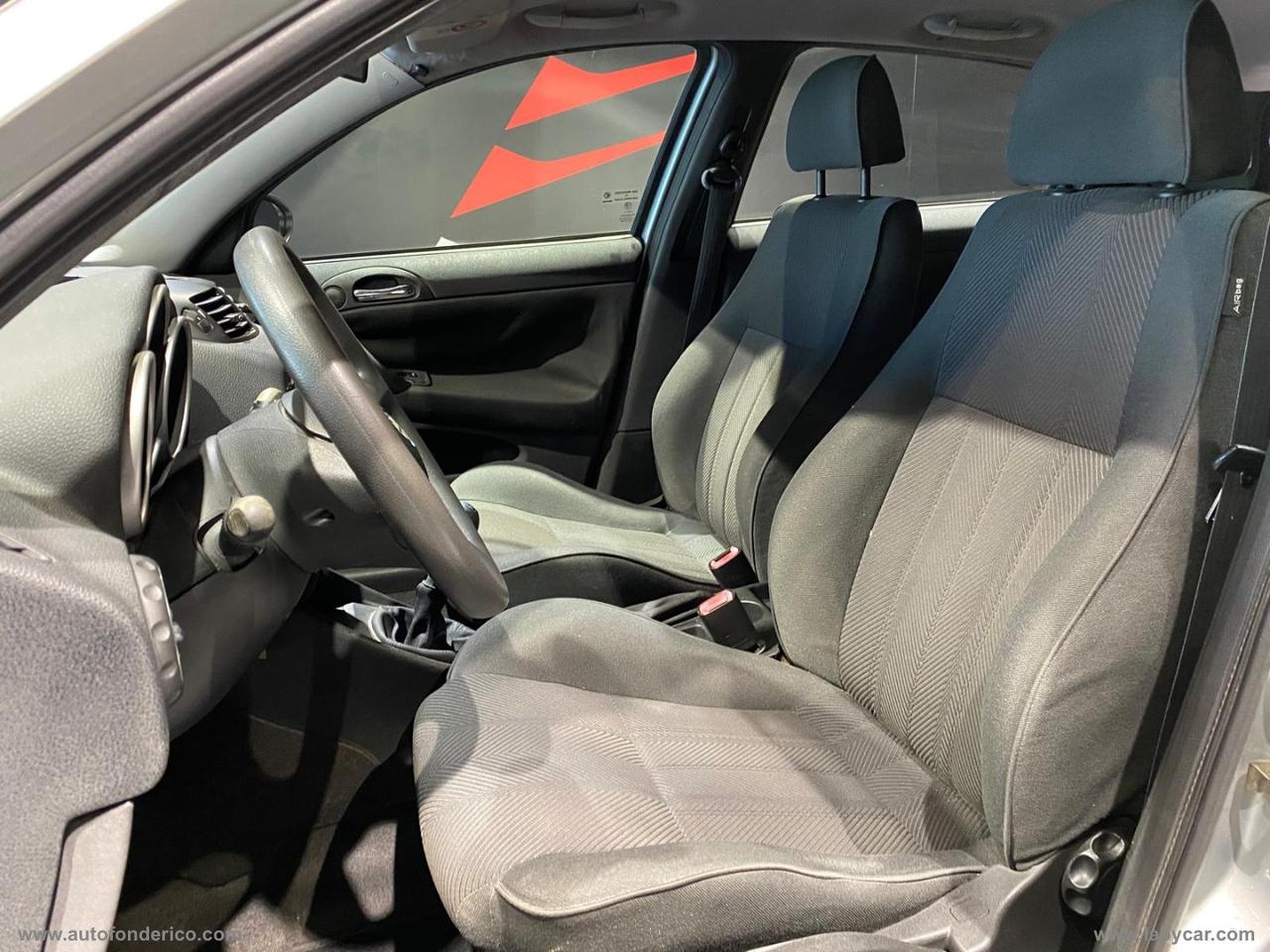 ALFA ROMEO 147 1.9 JTD 115CV 5p. Distinctive