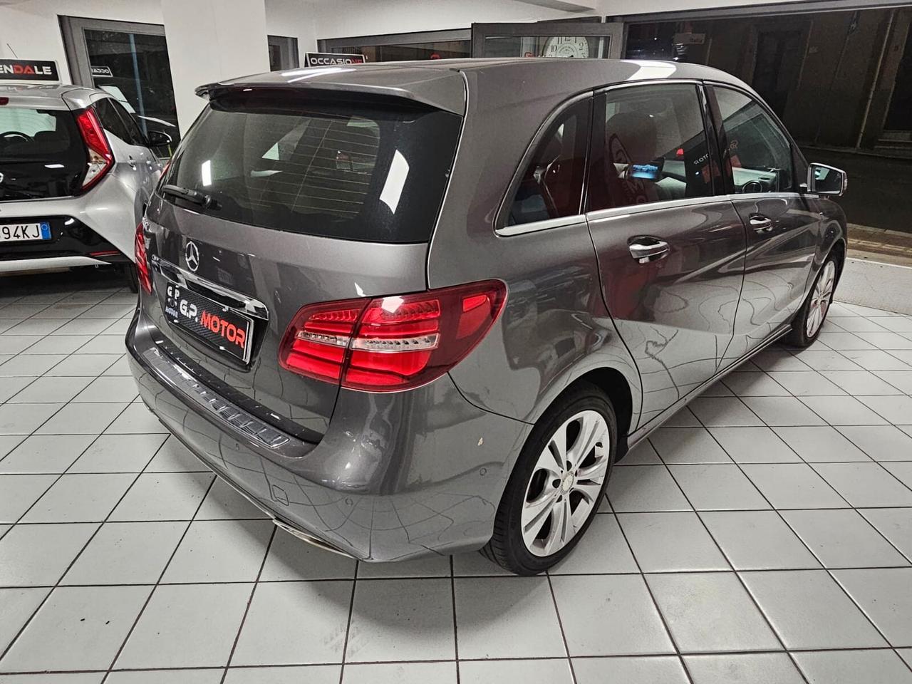 Mercedes-benz B 180 B 180 d Premium