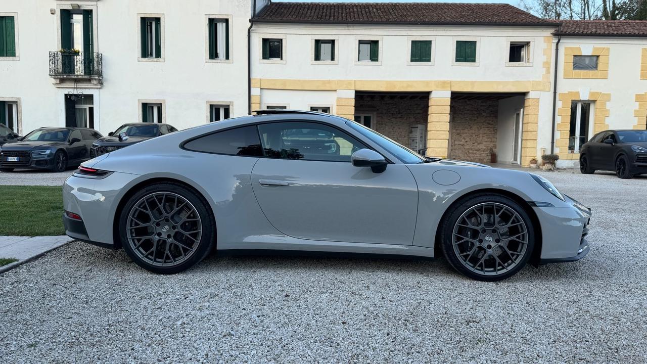 Porsche 911 Carrera 992.2