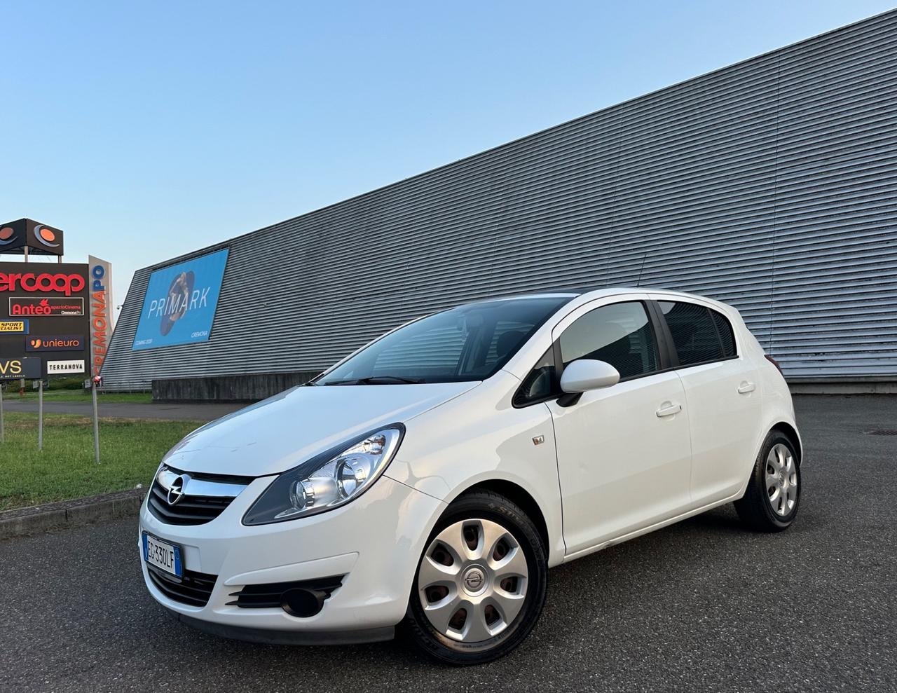 Opel Corsa 1.2 5 porte Cosmo