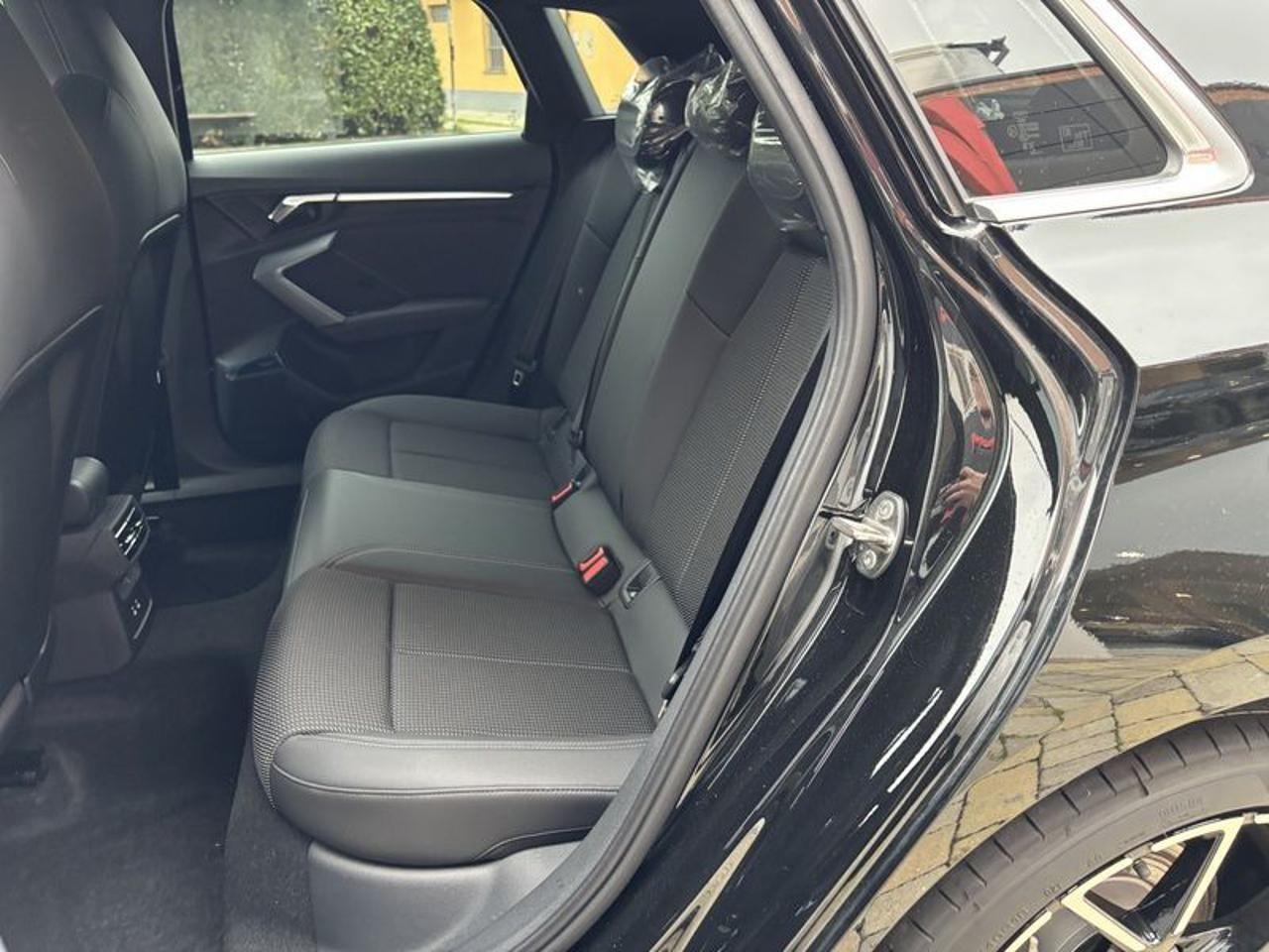 Audi A3 SPB TFSI 110 kW S tronic S line edition MATRIX