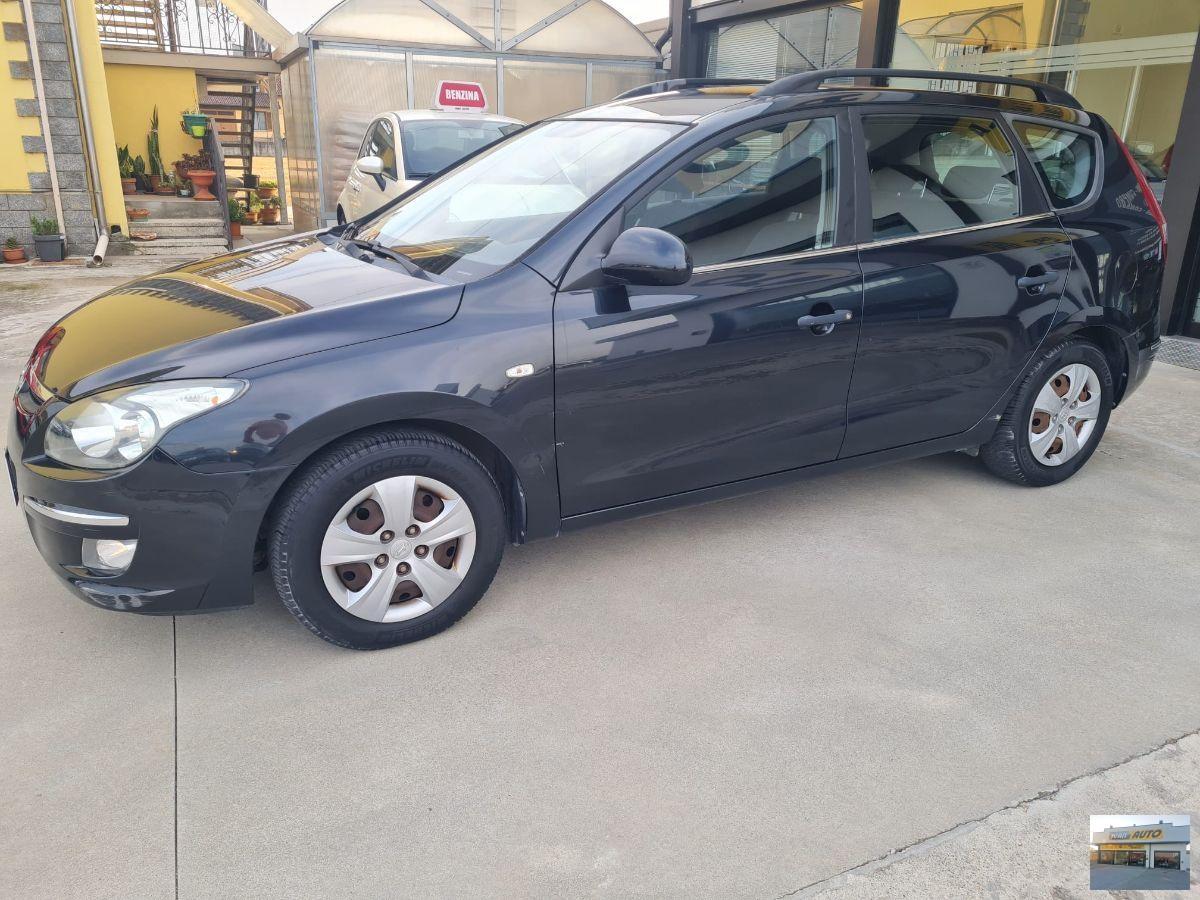 HYUNDAI i30 1.4 Benzina-52.000 Km-Neopatentati