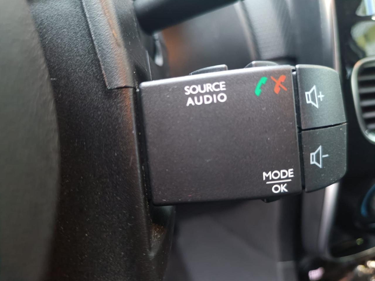 Renault Clio dCi 8V 75 CV 5 porte Moschino Intens