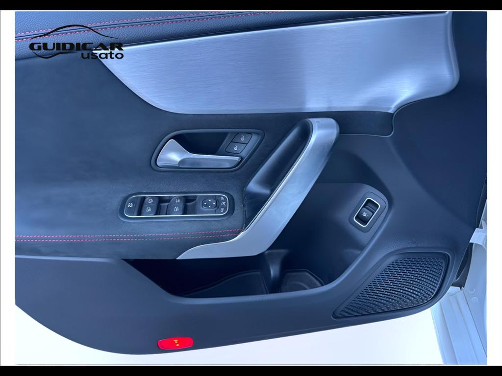 Mercedes-Benz CLA Coupe - C118 - CLA Coupe 200 d Premium auto
