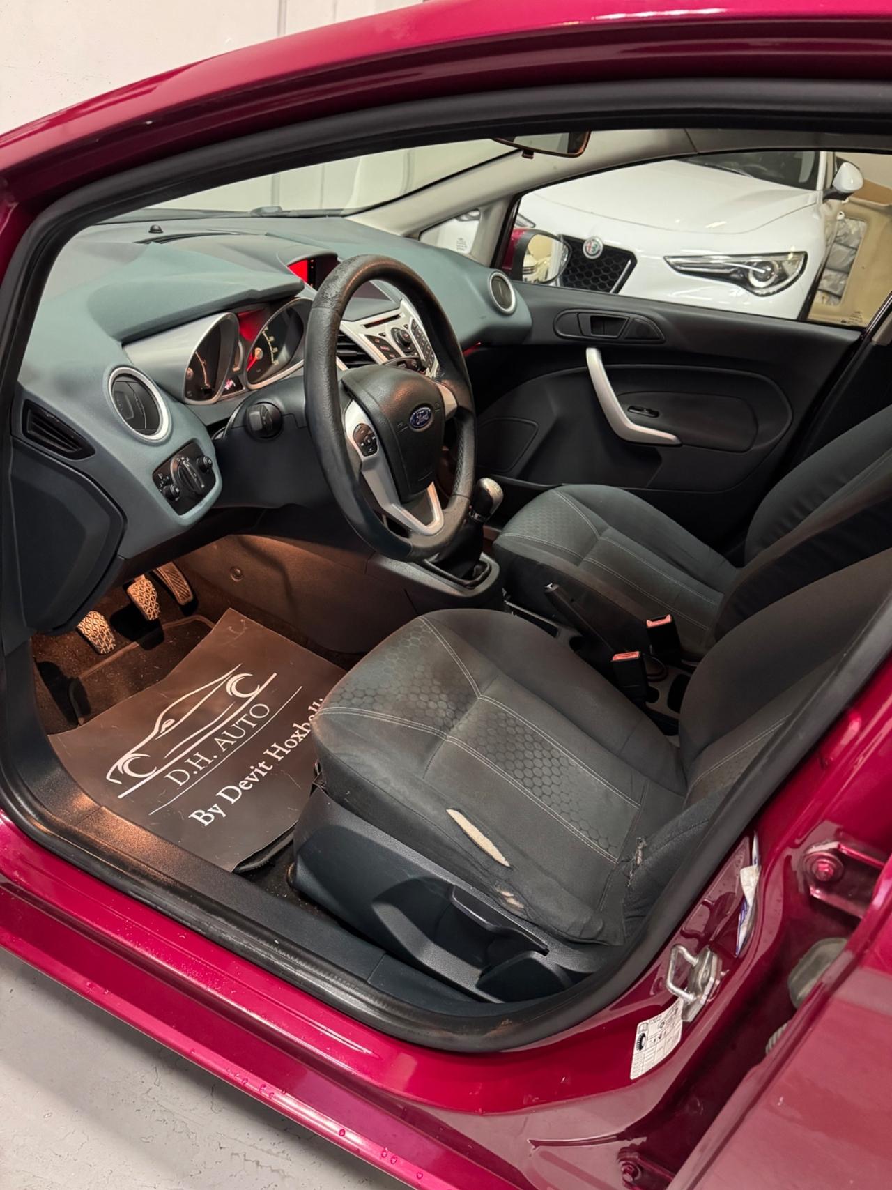 Ford Fiesta 1.6 TDCi 90CV 5 porte DPF Titanium