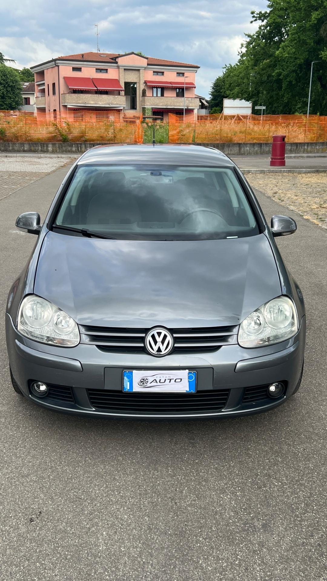 Volkswagen Golf 5 1.4 Benzina Anno 2010 Ideale x NEOPATENTATI