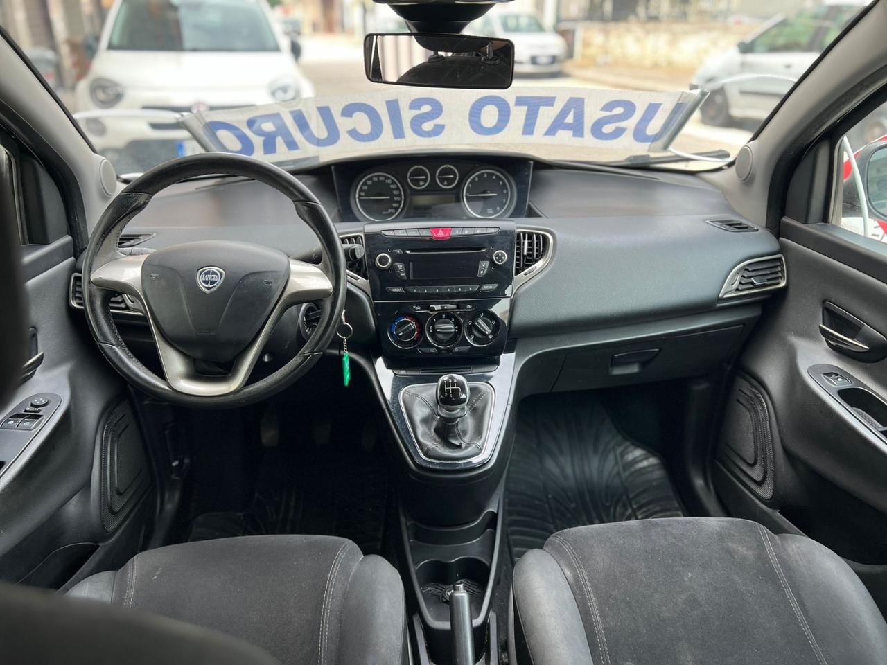 Lancia ypsilon 900 benzina/metano Anno 2015 190,000Km
