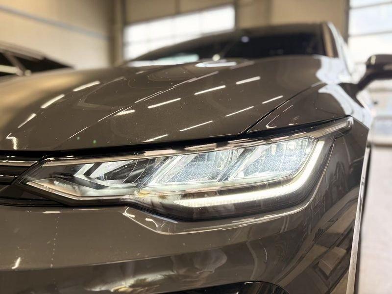 Volkswagen Golf 1.5 TSI ACT 110kW R-LINE LED NAVI CAMERA