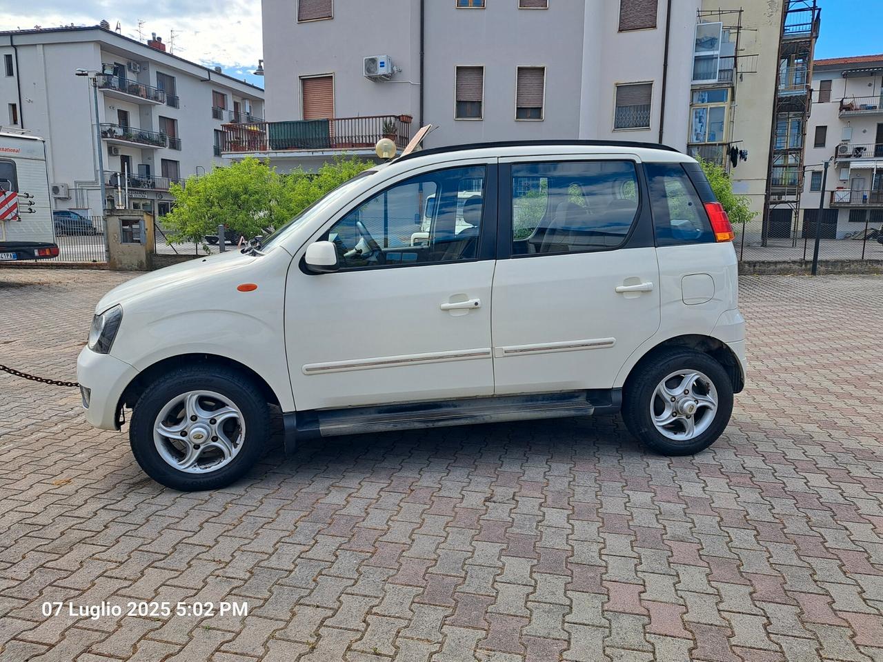 Mahindra Quanto C8 2.2 4WD N1