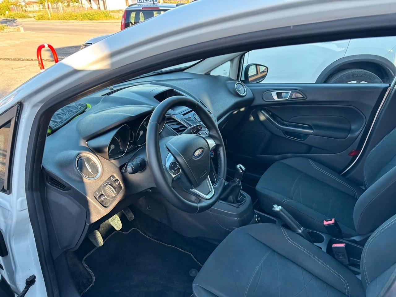 Ford Fiesta 1.5 TDCi 75CV 5 porte Titanium