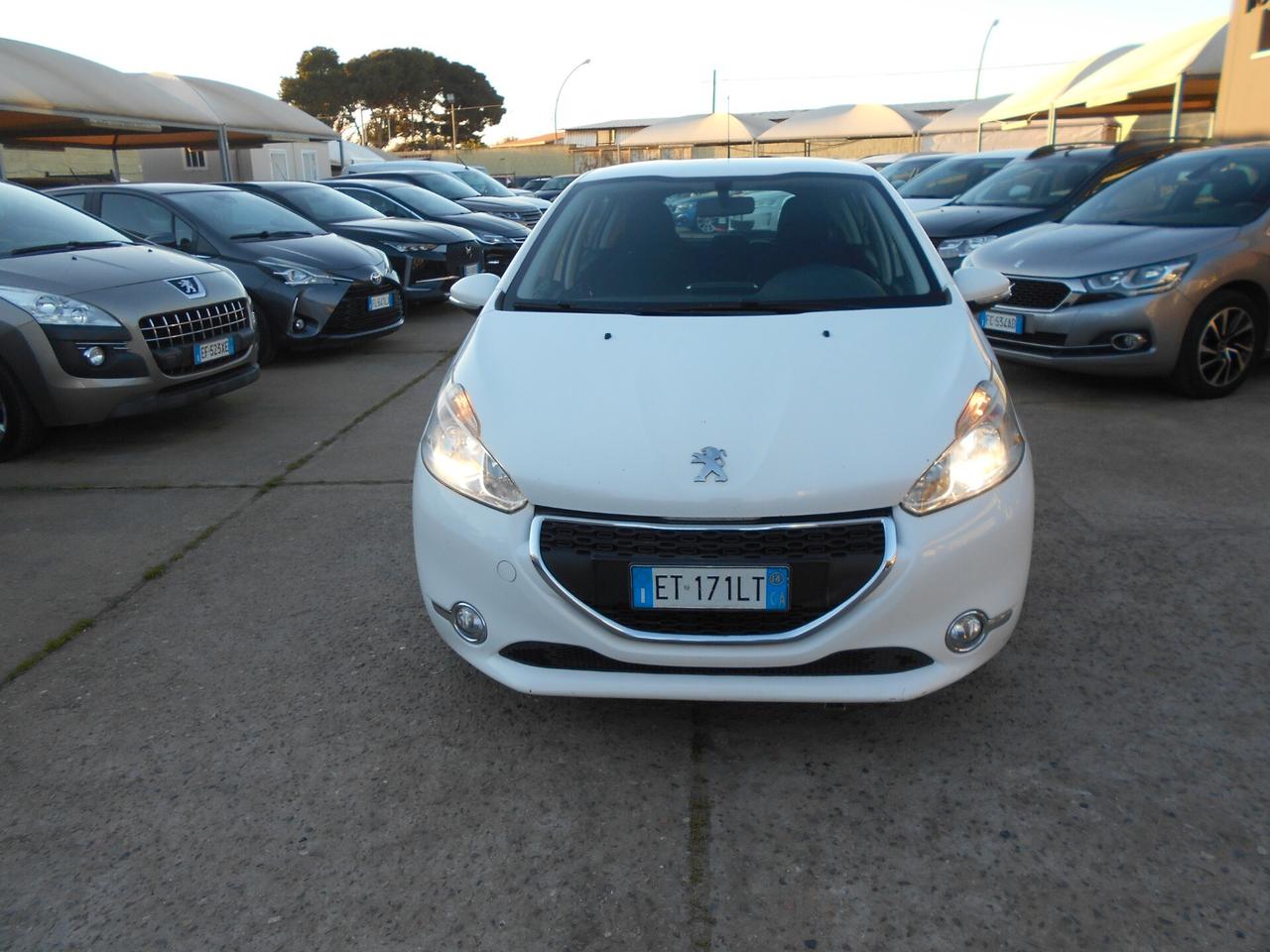 Peugeot 208 1.4 HDi 68 CV 5 porte Allure