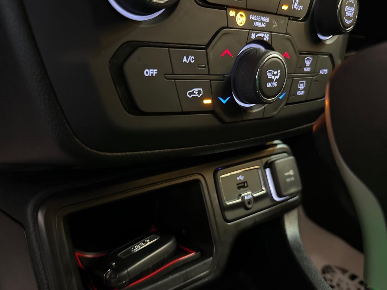 Jeep Renegade 1.6 Mjt DDCT 120 CV Night Eagle