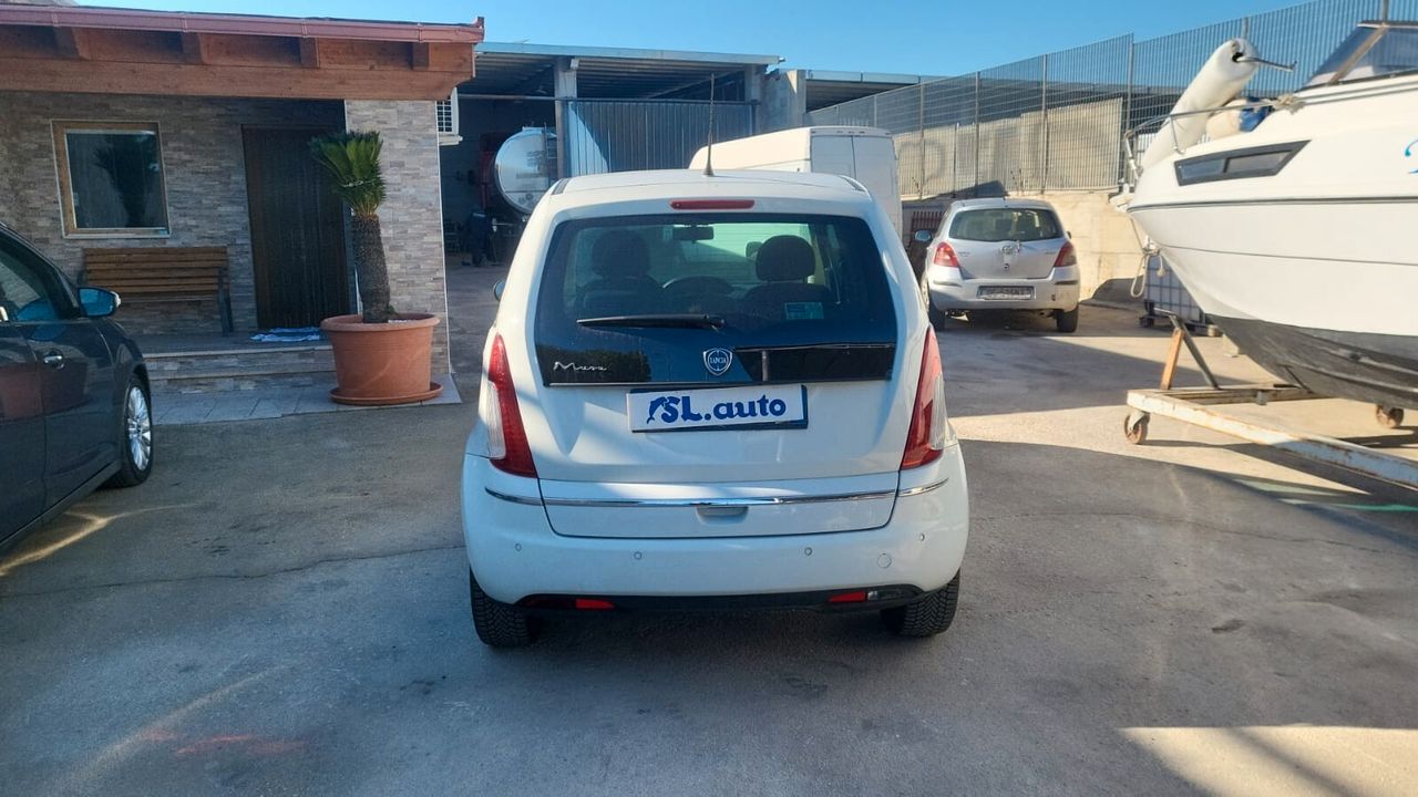 Lancia Musa 2012 photo 4