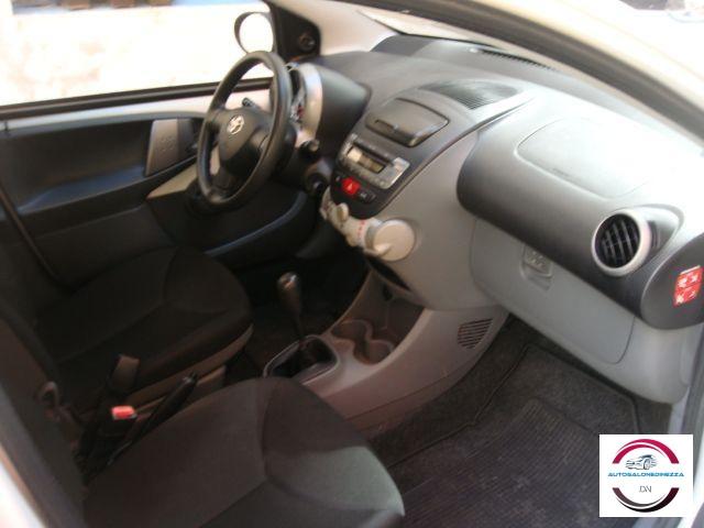 TOYOTA - Aygo - 12V VVT-i 5 porte Now Connect