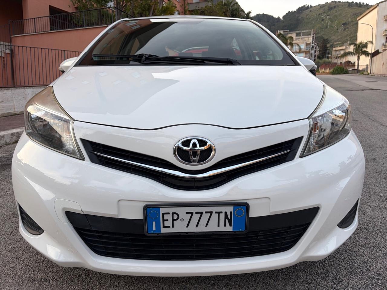 Toyota Yaris 1.0 benz unico proprietario