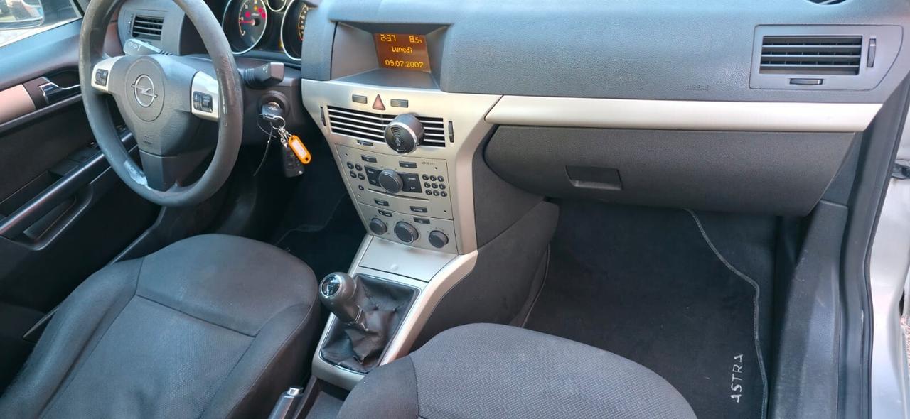 Opel Astra 1.7 CDTI 101CV 5 porte Cosmo neop