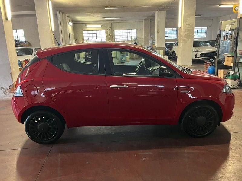 Lancia Ypsilon Ypsilon 1.0 FireFly 5 porte S&S Hybrid Ecochic Silver