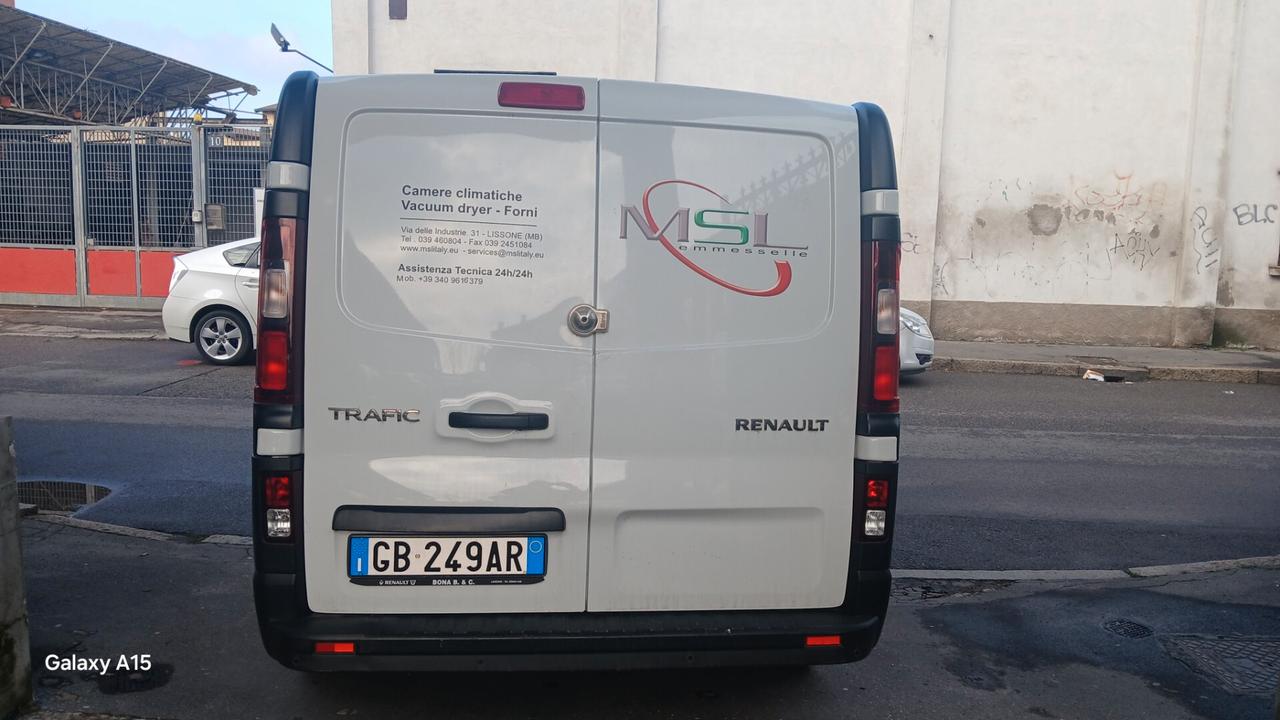 Renault Trafic T27 2.0 dCi 120CV PASSO LUNGO